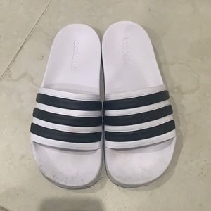 Adidas Adillete Shower Slides Size 6 EUC